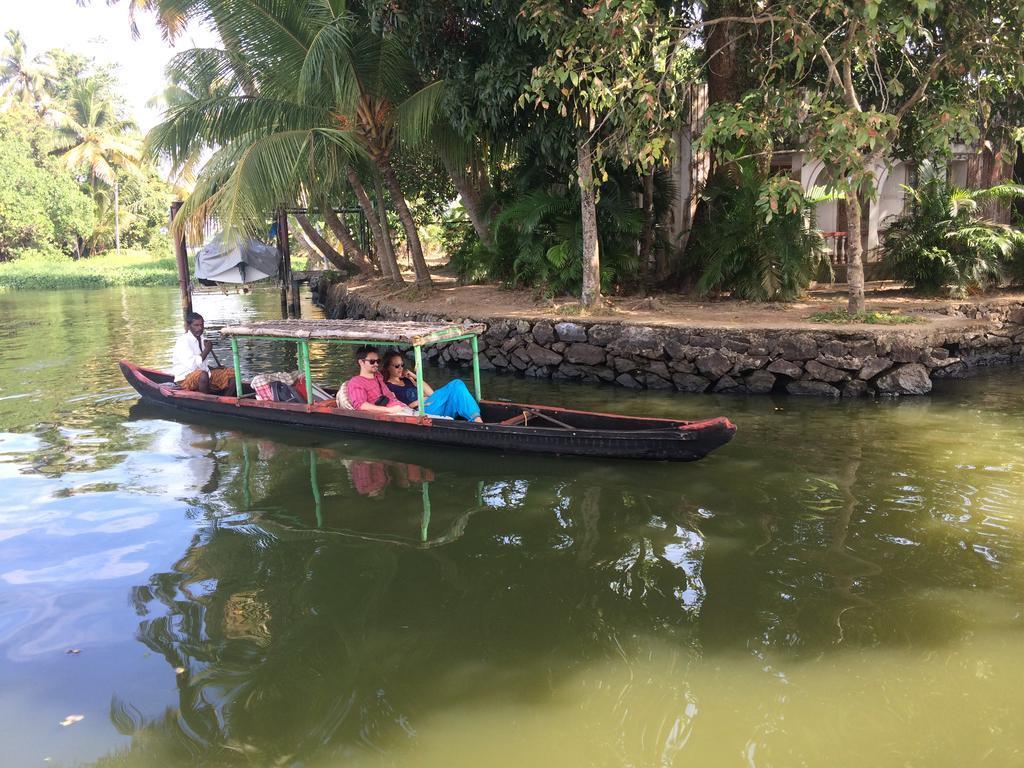 Thoms Beach Homestay Alappuzha Esterno foto
