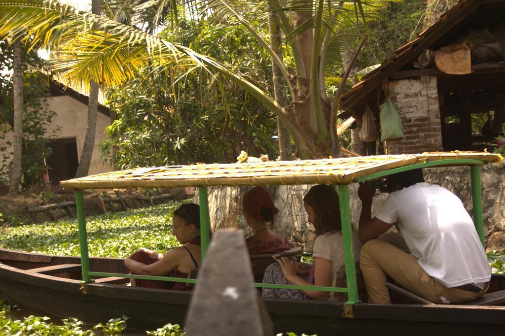 Thoms Beach Homestay Alappuzha Esterno foto