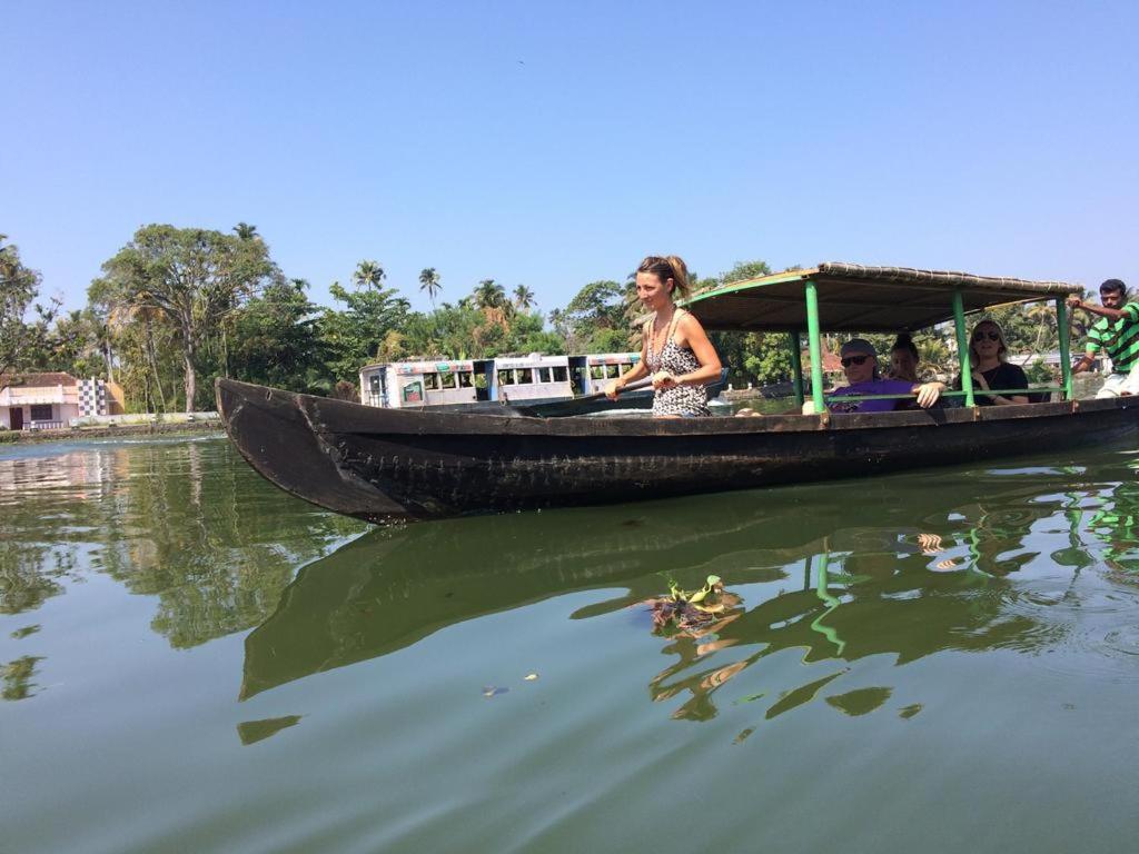 Thoms Beach Homestay Alappuzha Esterno foto